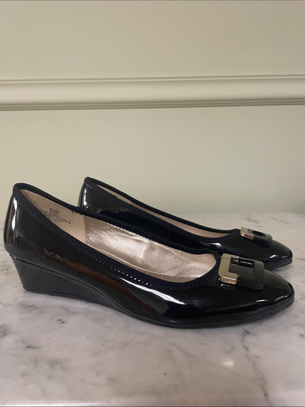 Bandalino Black Patent Wedge Flats - Size 8.5